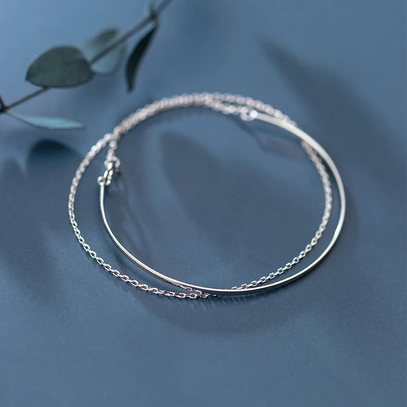 Chain bracelet in sterling silver with subtle silver color shine