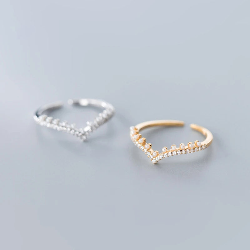 Pearl ring in 925 sterling silver with silver color shine