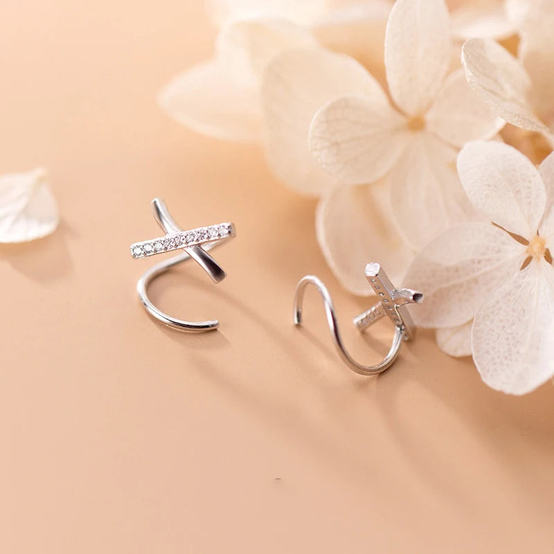 Women’s 925 silver stud earrings with understated style