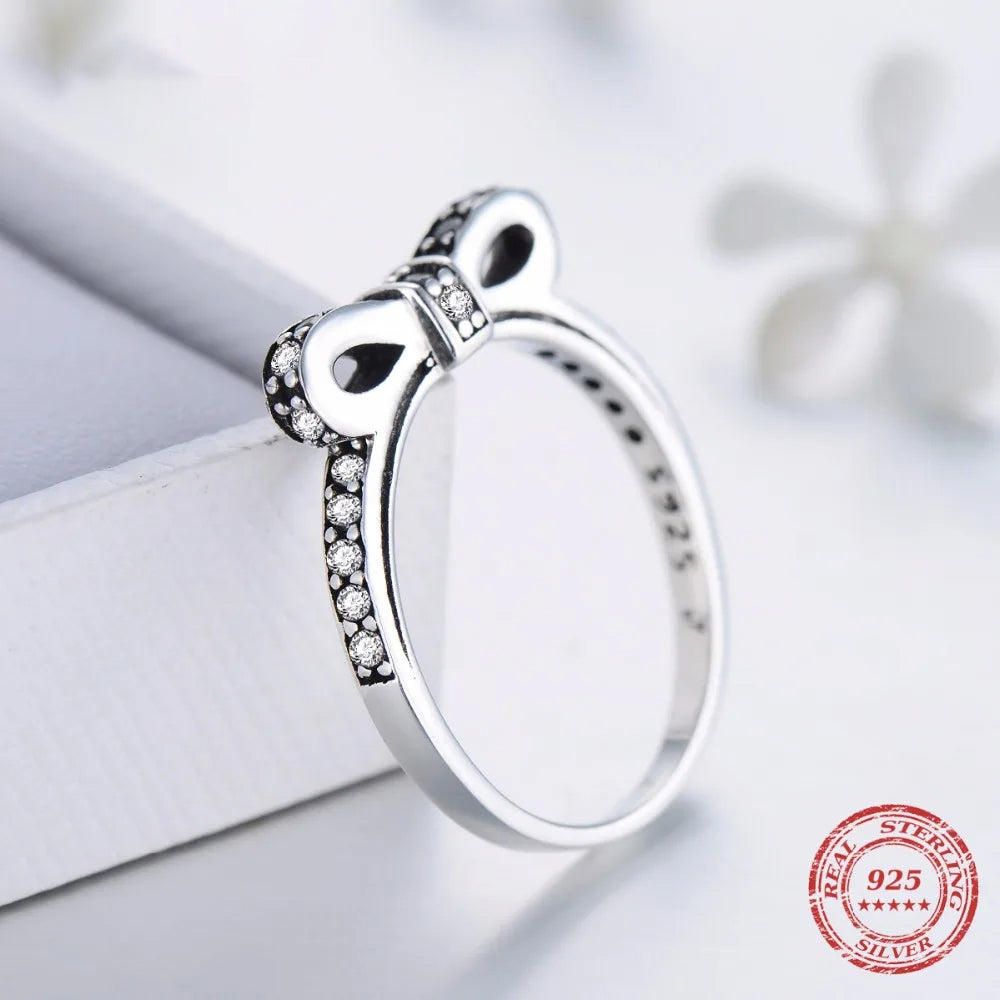 Silver view of a sterling silver ring in 925 sterling silver with CZ