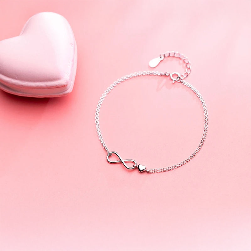 Silver bracelet for women with polished sterling silver chain