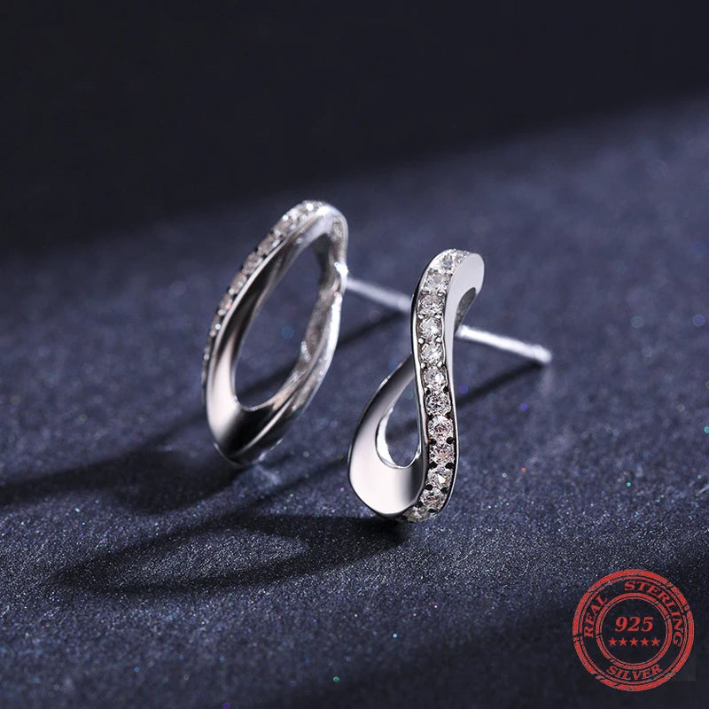 Silver earrings for women in classic stud earrings design