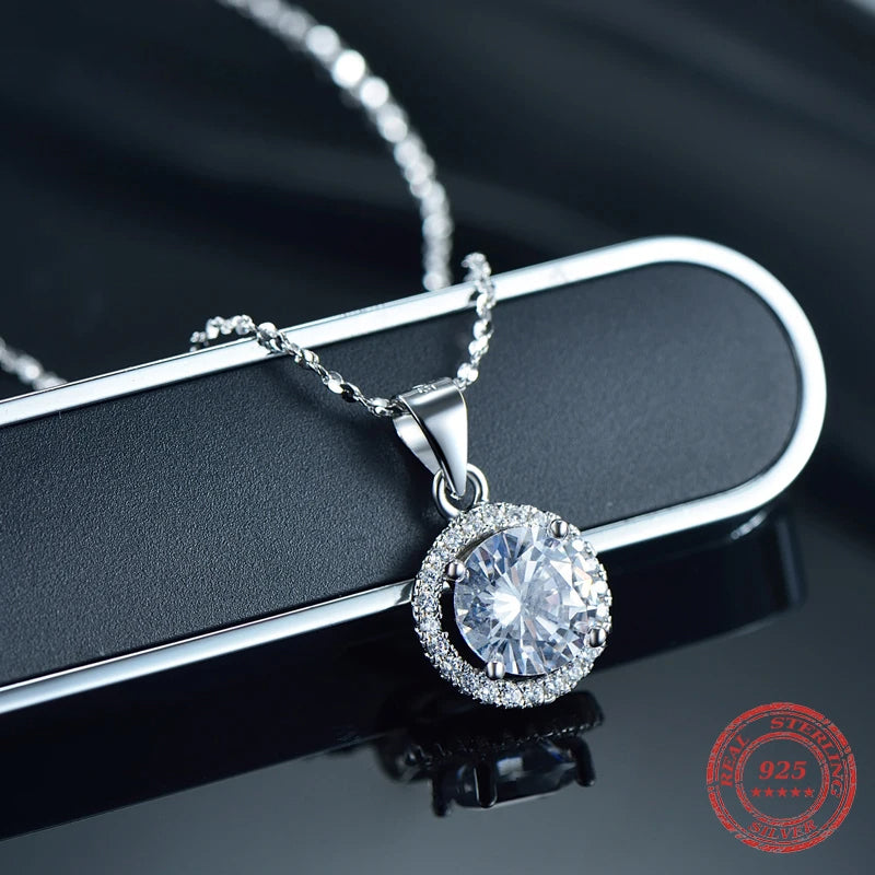Chain necklace in sterling silver with a 2.0CT zircon center
