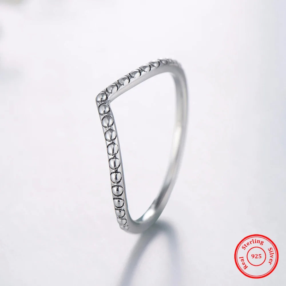 Elegant geometric stackable ring for everyday wear