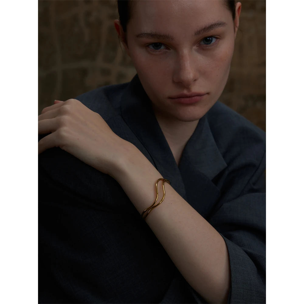 Hollow double layer gold bracelet for modern fashion
