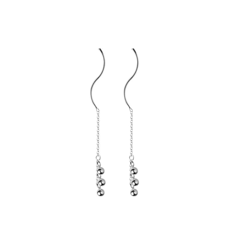 Sterling silver ear rings in refined silver color with 925 silver feel