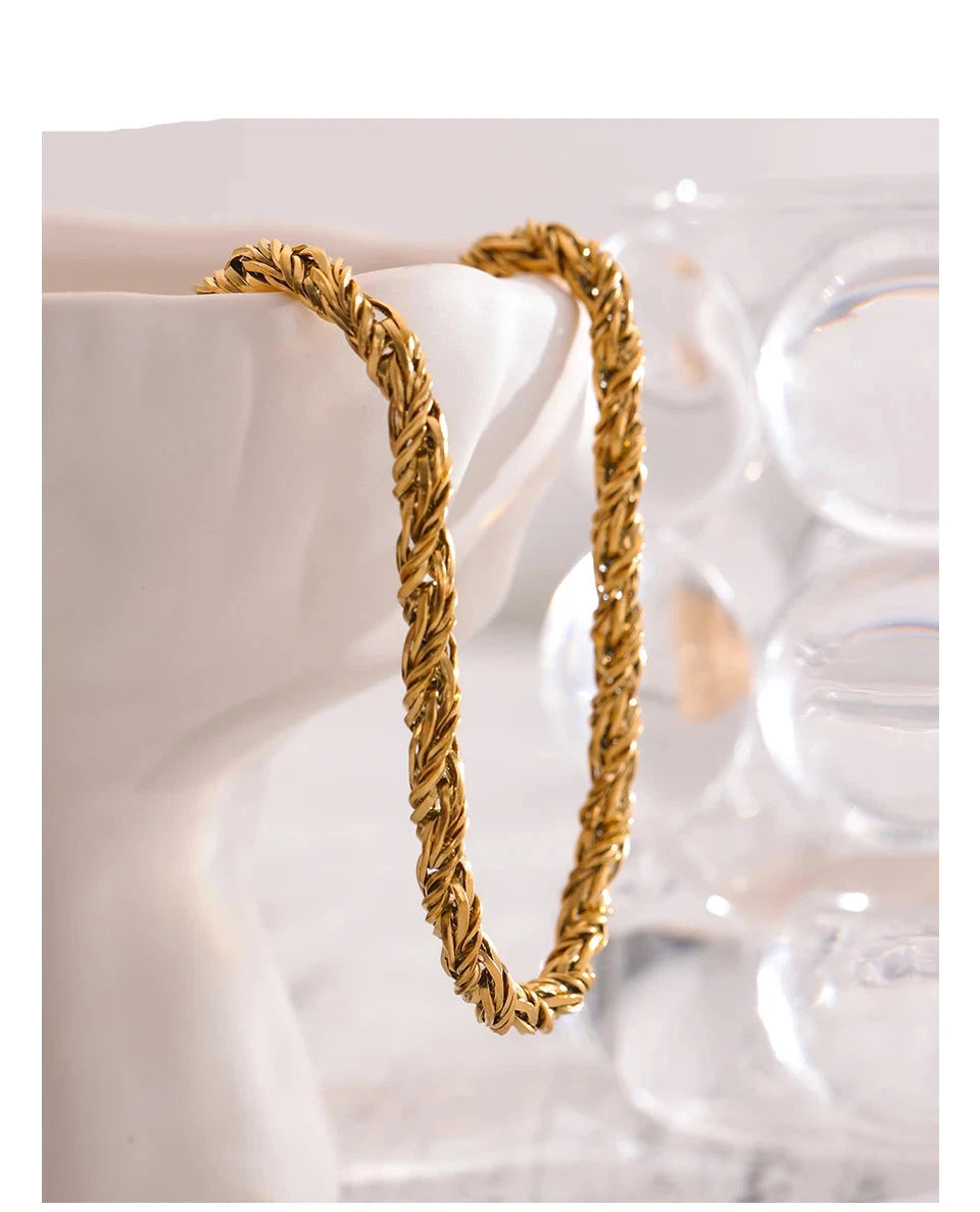 Gold of necklace detail on a gold necklace gold centerpiece