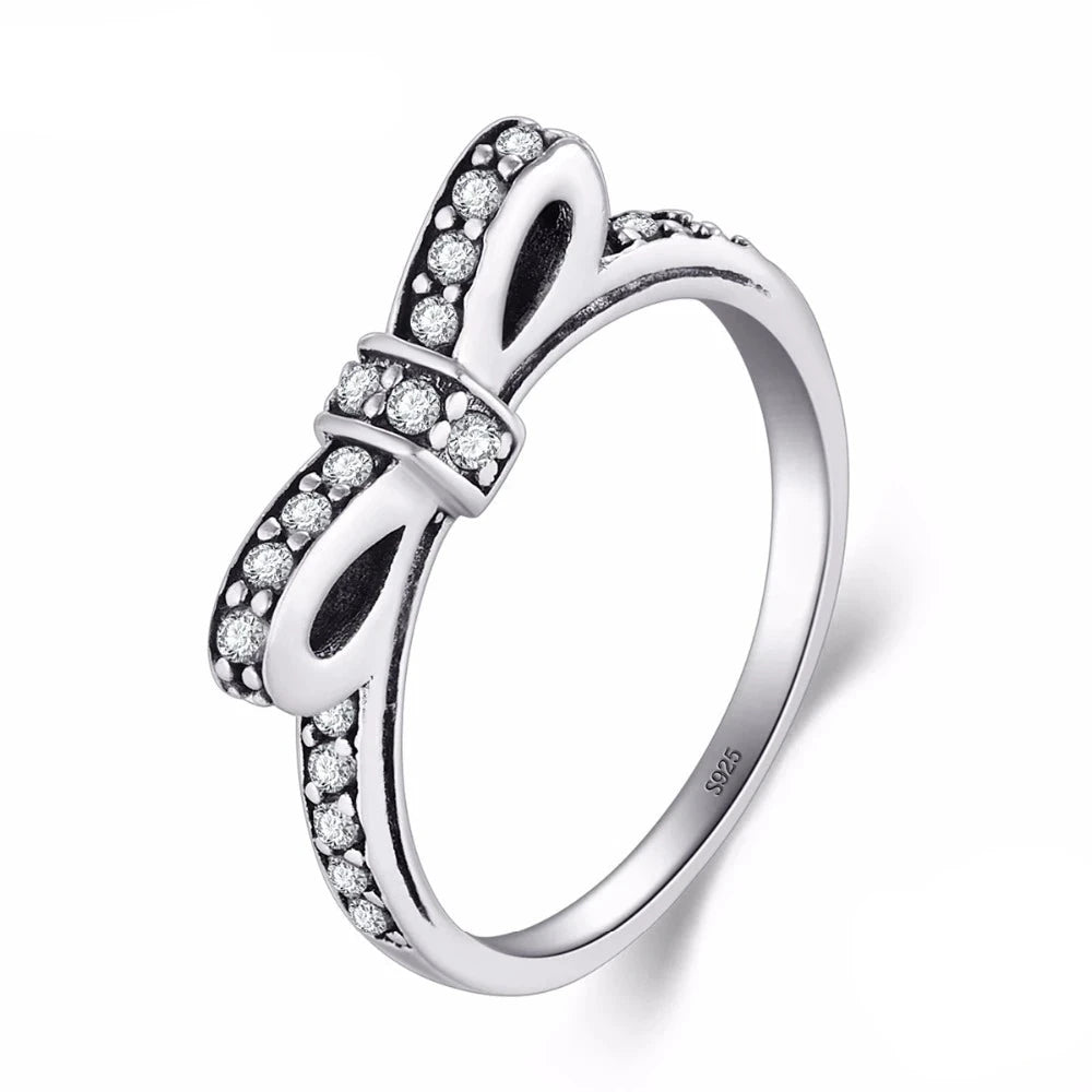 925 sterling silver ring with cubic zirconia sparkle and ring size ease