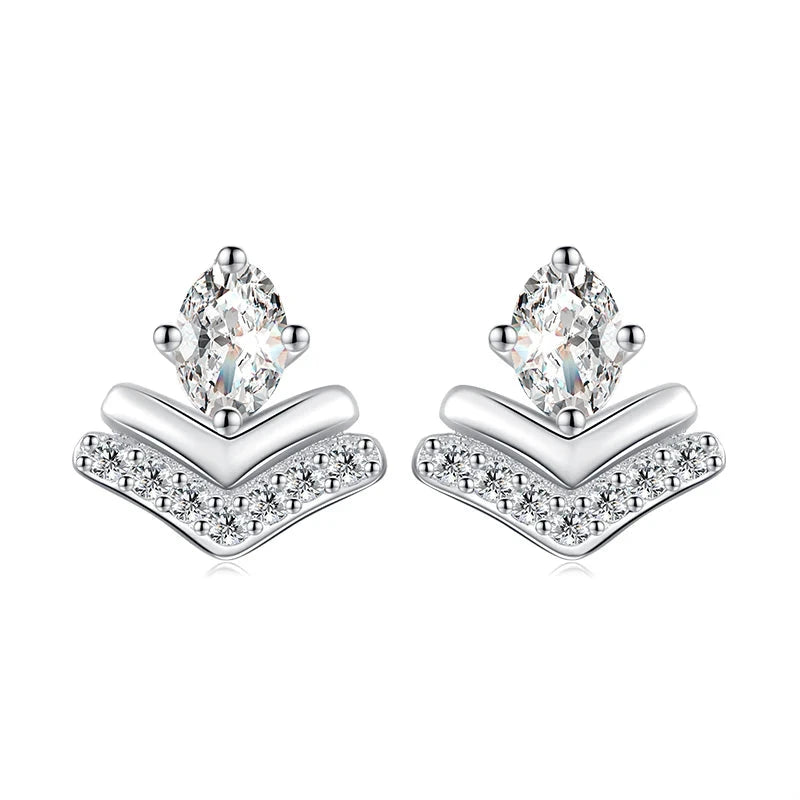 Sterling silver stud earrings in silver color for ear rings