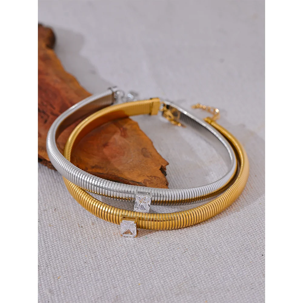 Thick chain in gold stainless steel for men and women