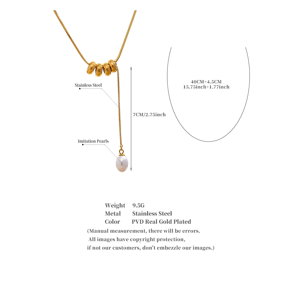 Minimalist pearl necklace with stainless steel rings detail