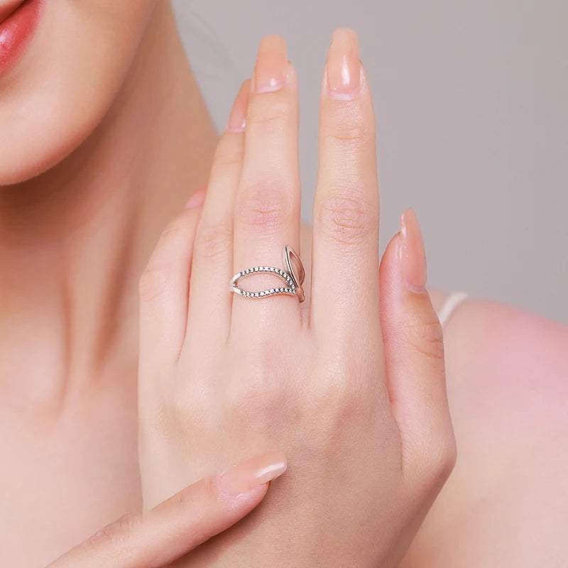 Silver ring showing modern lines with subtle vintage ring jewelry feel