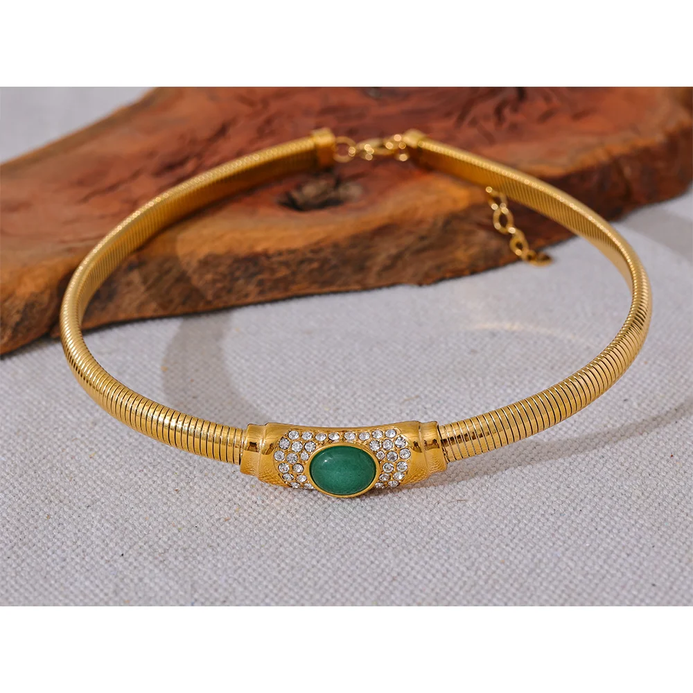 Necklace gold-tone choker displaying elastic Cuban chain design