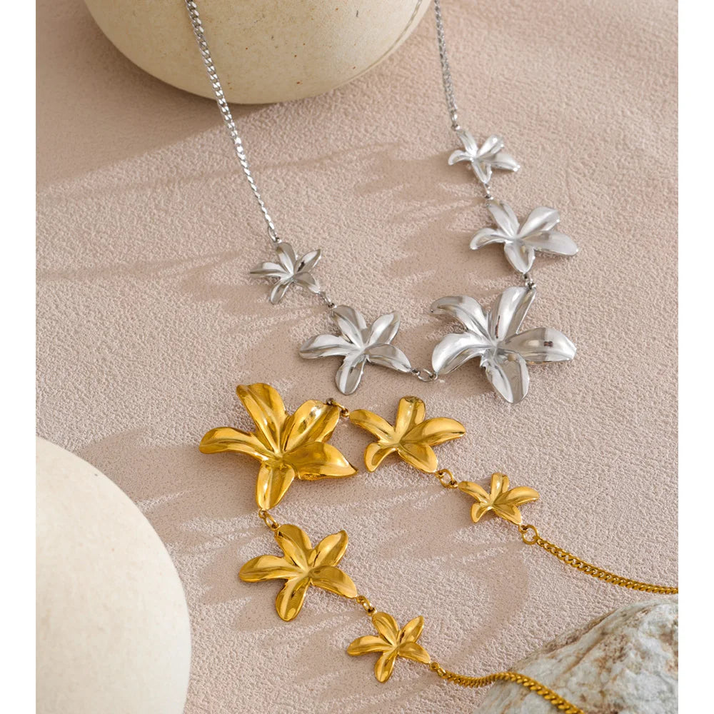 Necklace and pendant design featuring delicate flower detail