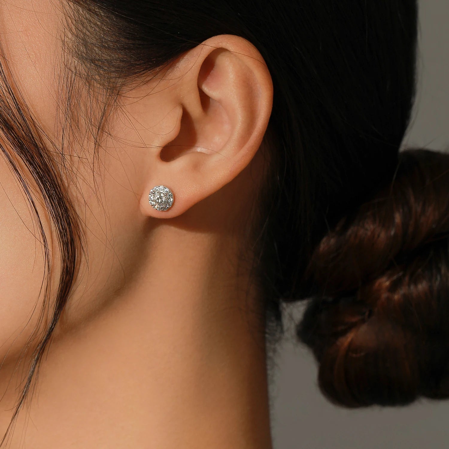 Elegant ear rings presented as a coordinated earrings set