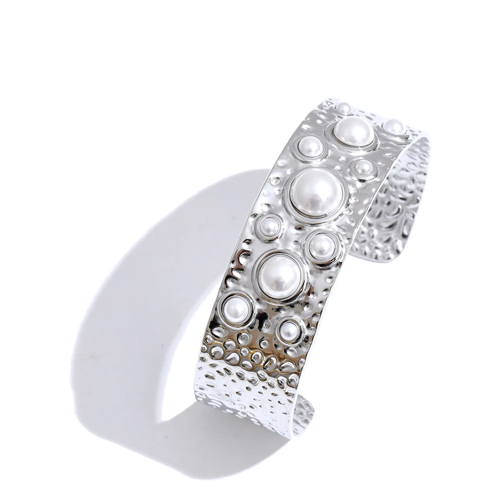 Pearl detailed cuff bracelet for gold lovers with chic ring