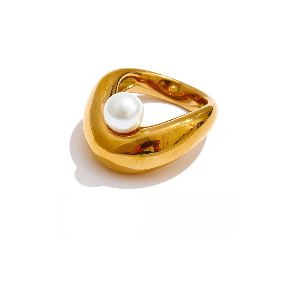 Gold plated pearl finger ring in stainless steel