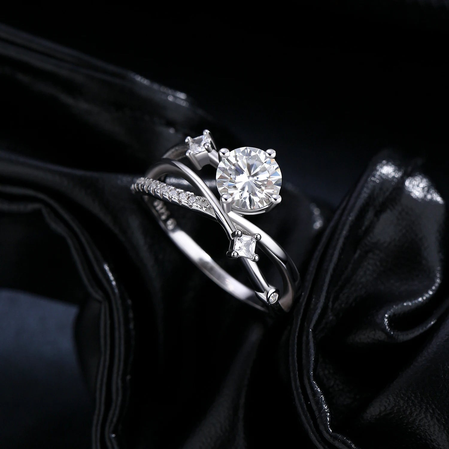 Minimal scene pairing rings with moissanite and moissanite jewelry rings