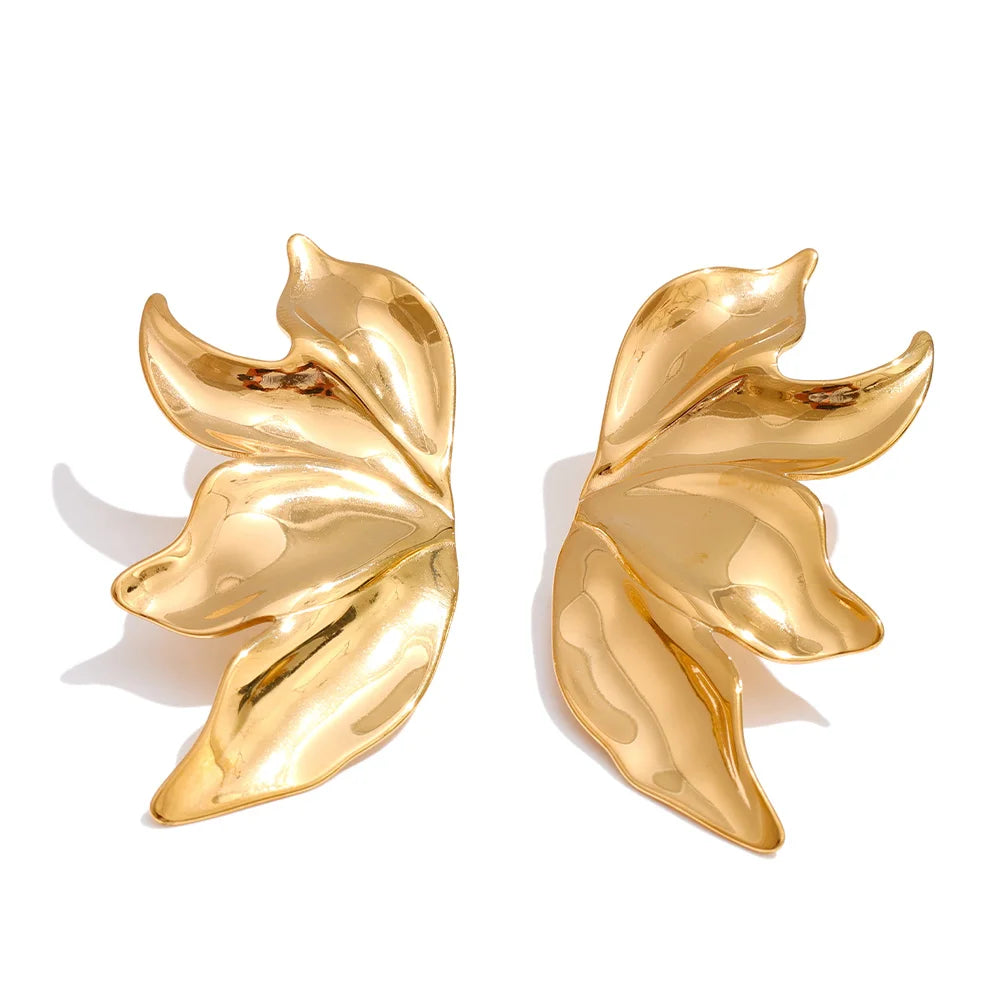 Trendy women stud earrings gold plated floral design