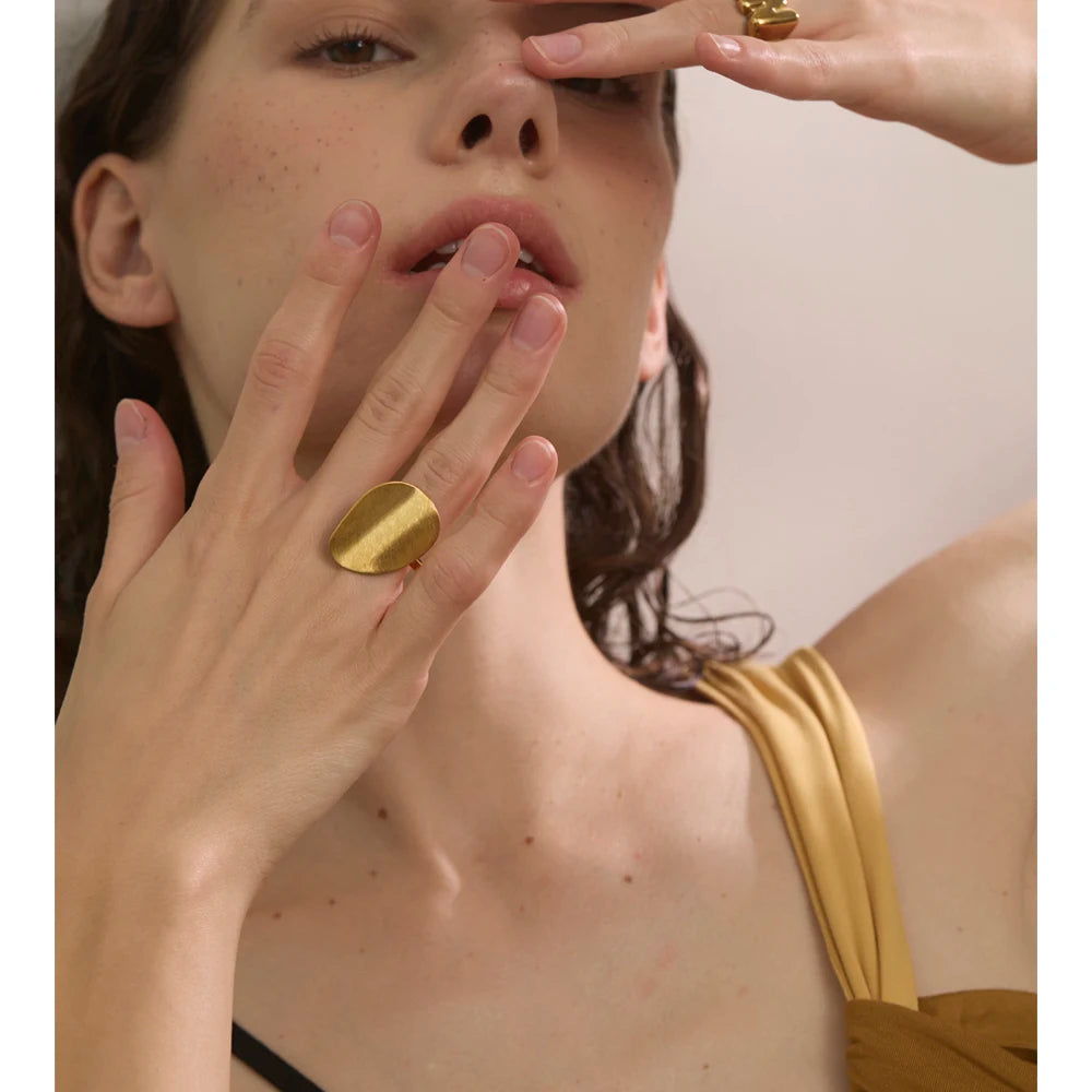 Close view of gold plated edges on a silver color band