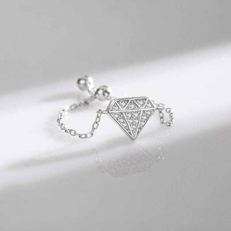 Elegant ring for diamond lovers featuring a modern diamond shape with cz