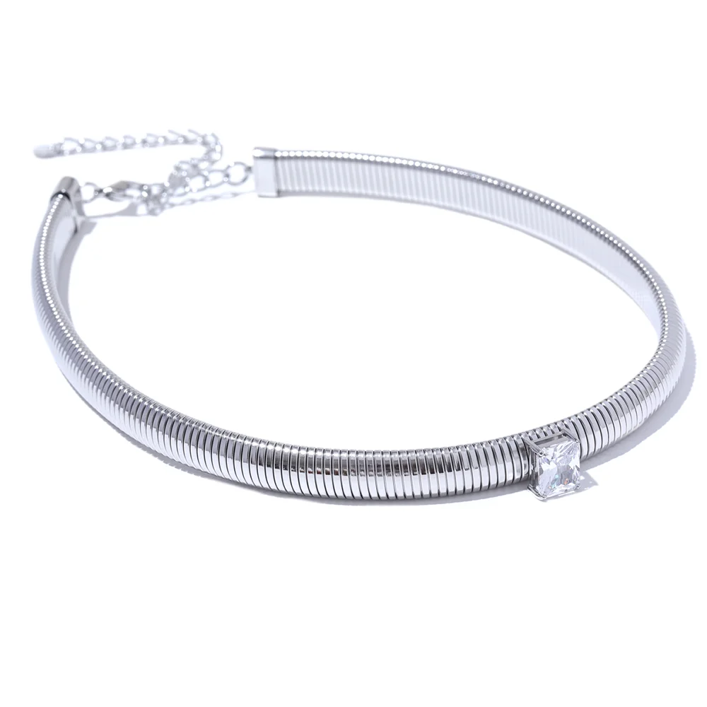 Men’s and women’s gold chain necklace in stainless steel