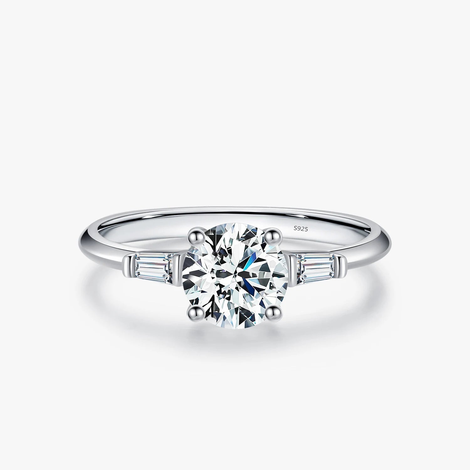 Sterling silver ring with moissanite diamond centerpiece