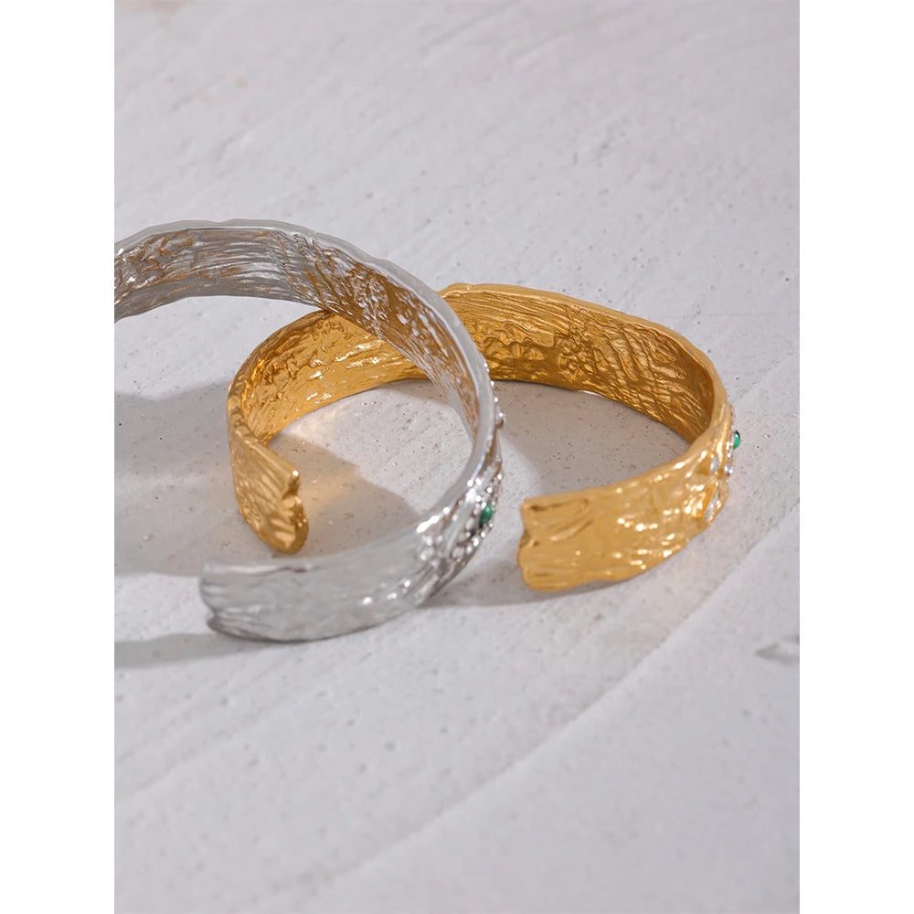 Vintage jewelry eye bracelet cuff zircon detail