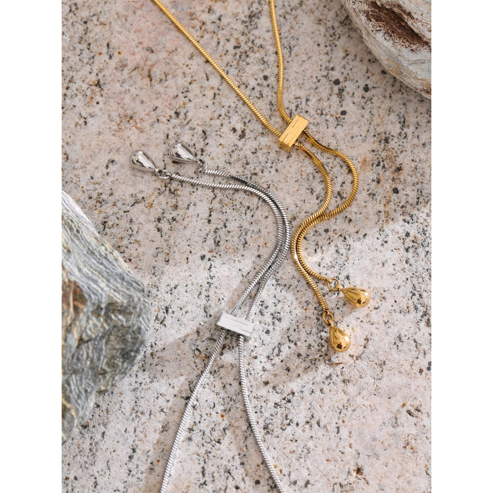 sleek gold plated stainless steel long chain necklace for women’s neckline