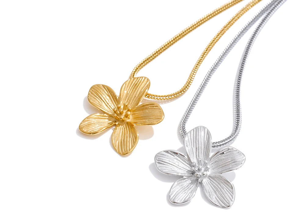 Hypoallergenic jewelry stainless steel floral necklace close up