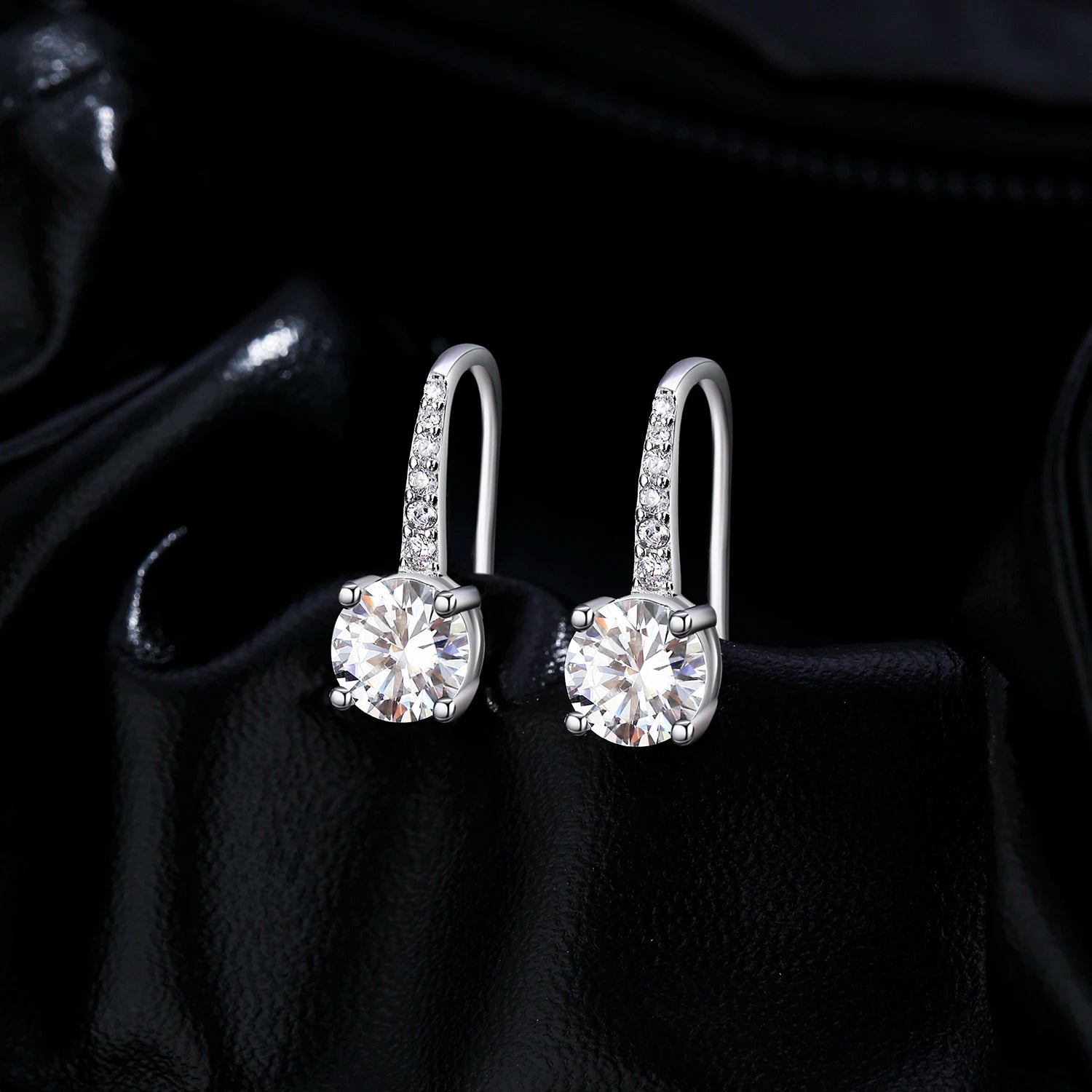 Dangle earrings in 925 sterling silver with bright moissanite jewelry