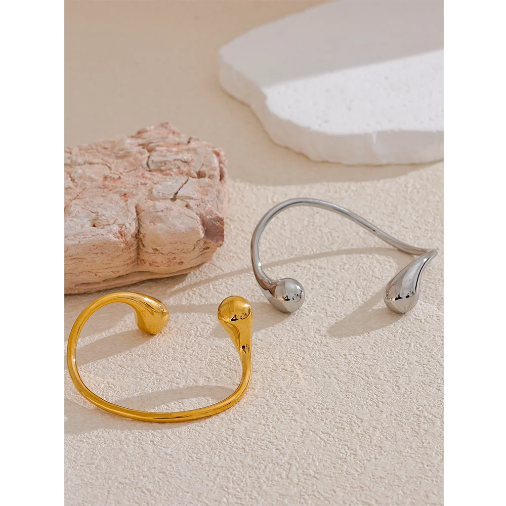 Cuff bracelet statement piece in gold stainless steel