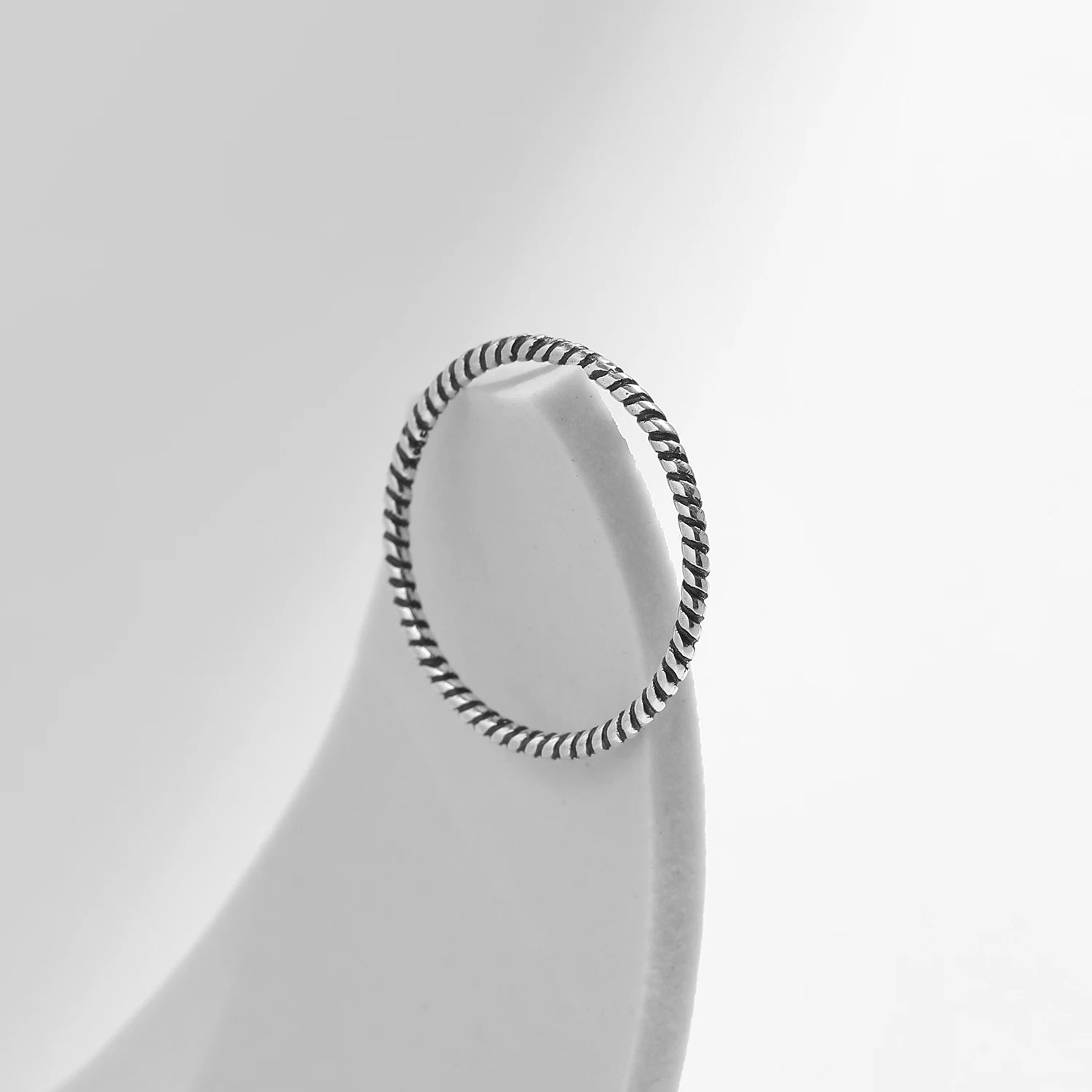 Stackable ring in sterling silver with vintage ring jewelry detail