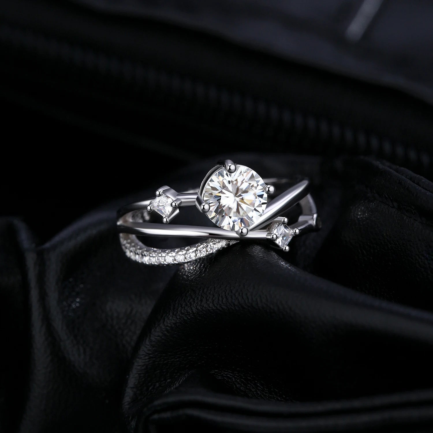 Macro facets of moissanite diamonds on a classic ring moissanite design