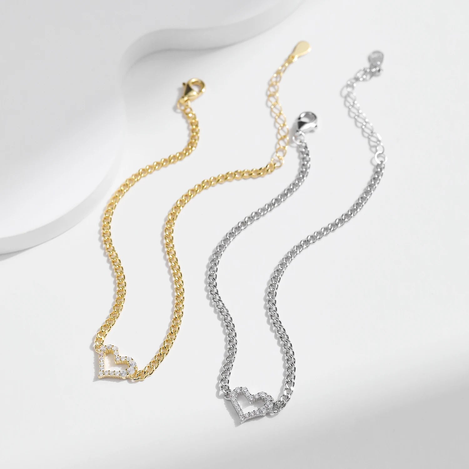 Elegant heart bracelet with pave moissanite stones