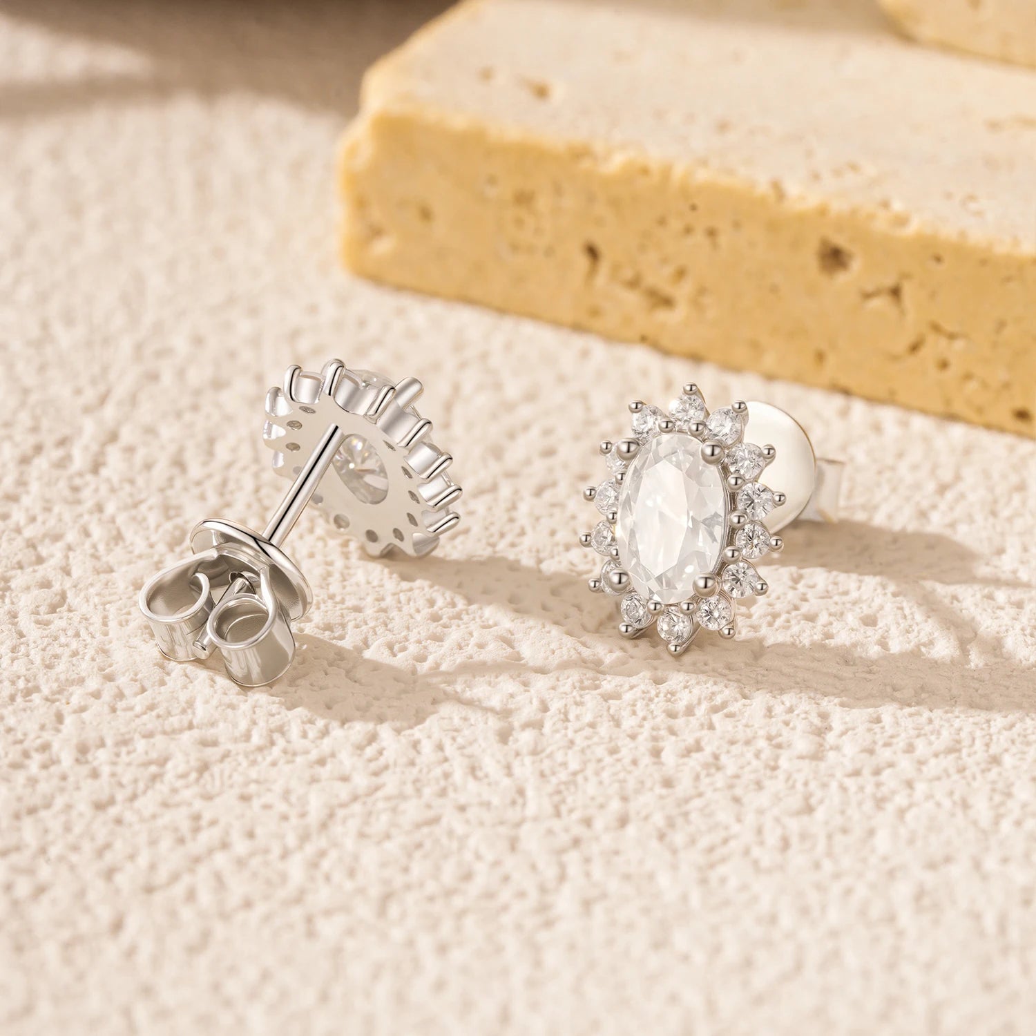 925 silver stud earrings showcasing crystal clear moissanite brilliance