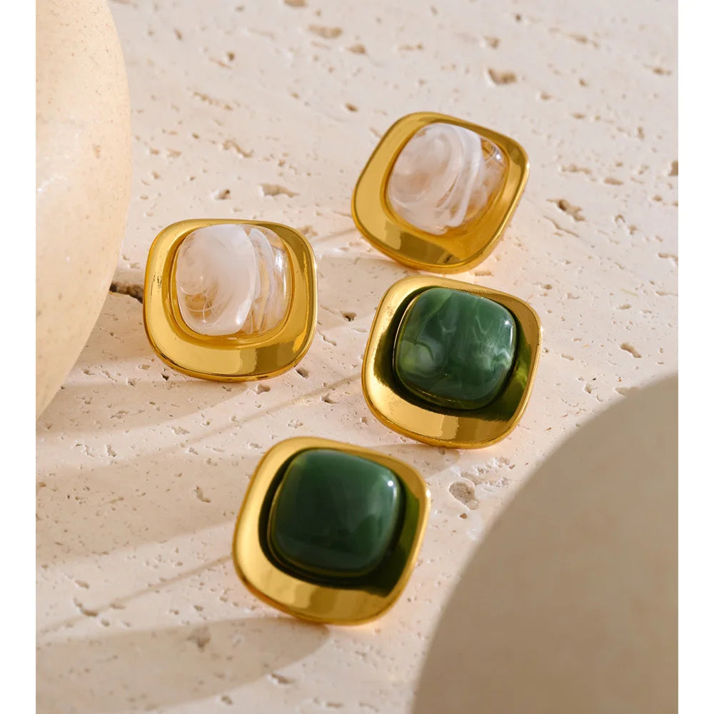 Elegant ear rings with resin square design and golden finish