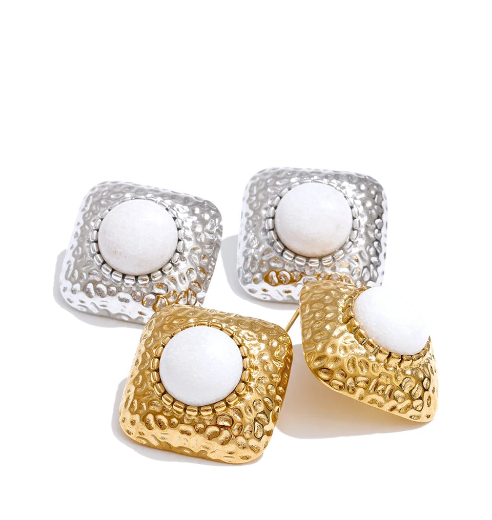 Stylish ear rings and gold texture with resin square design