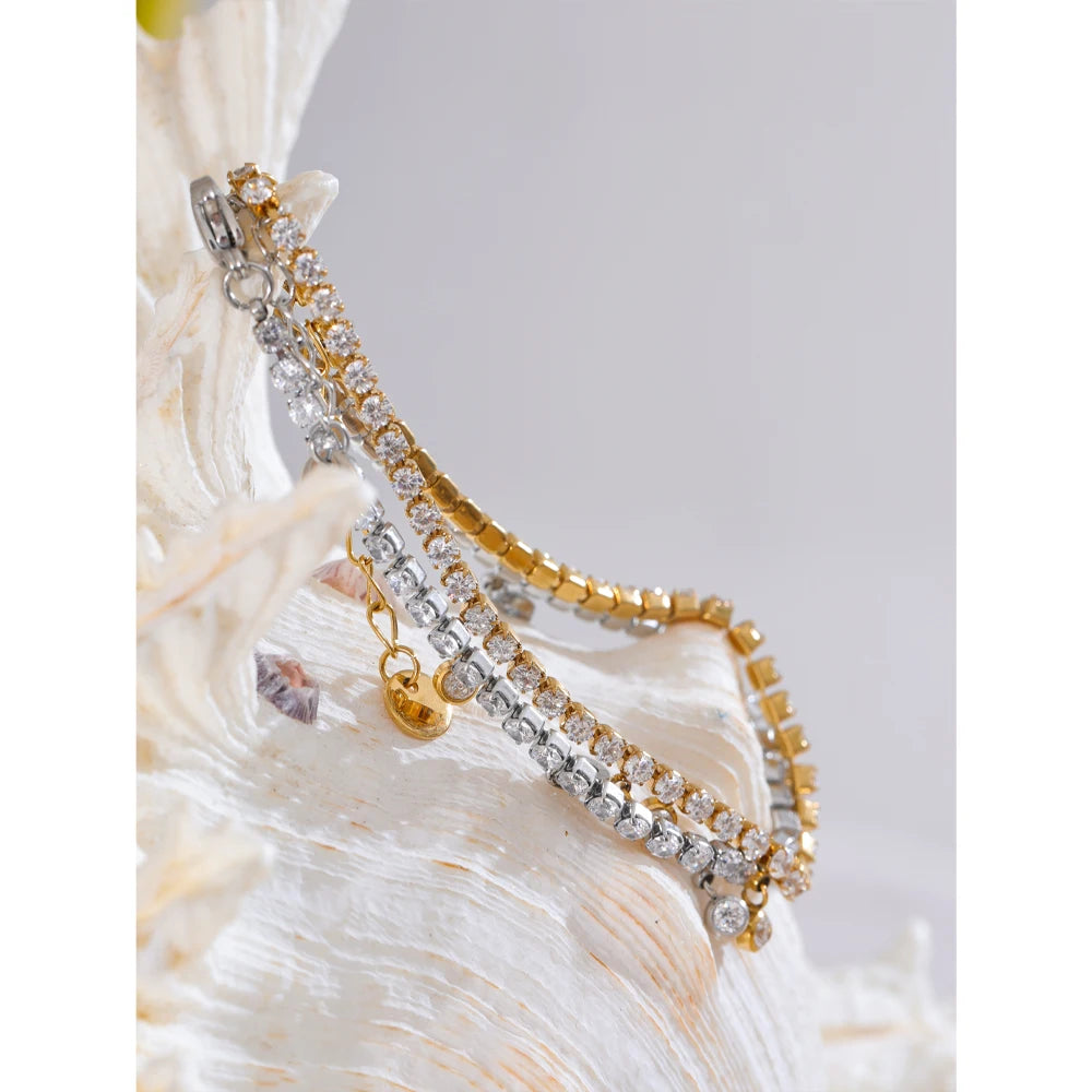 Chain and bracelet set studded with cubic zirconia in gold