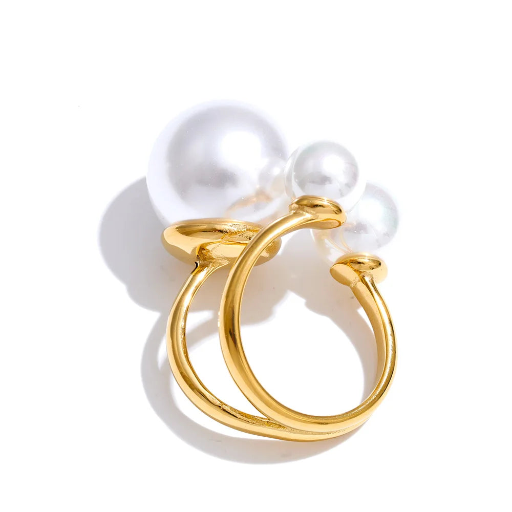 Ring dimension enhanced by open gold plated band