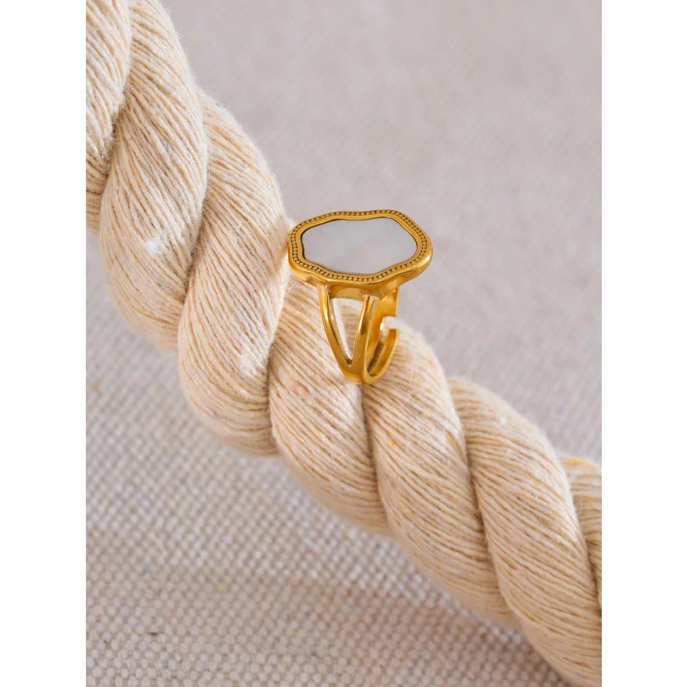 Golden natural shell ring for everyday elegance