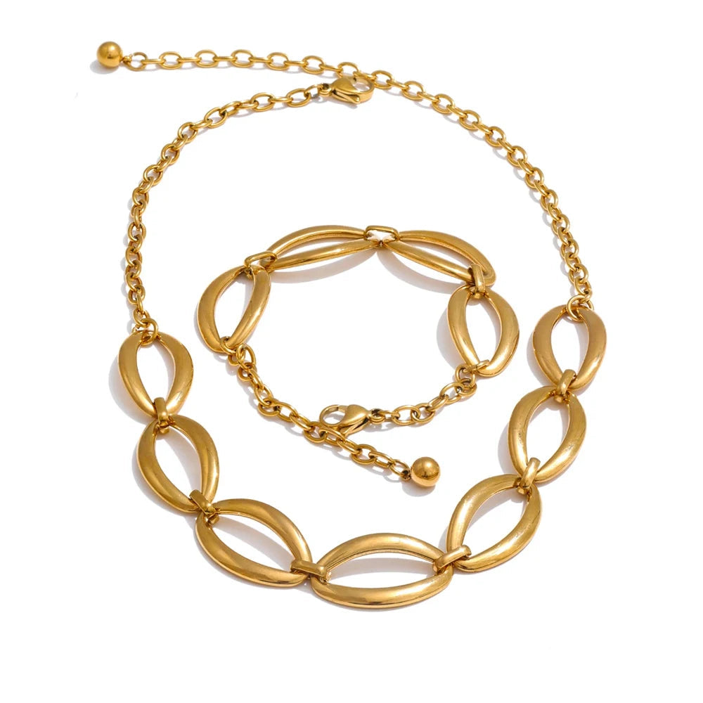 Radiant geometric gold necklace and bracelet set handcrafted in chain links