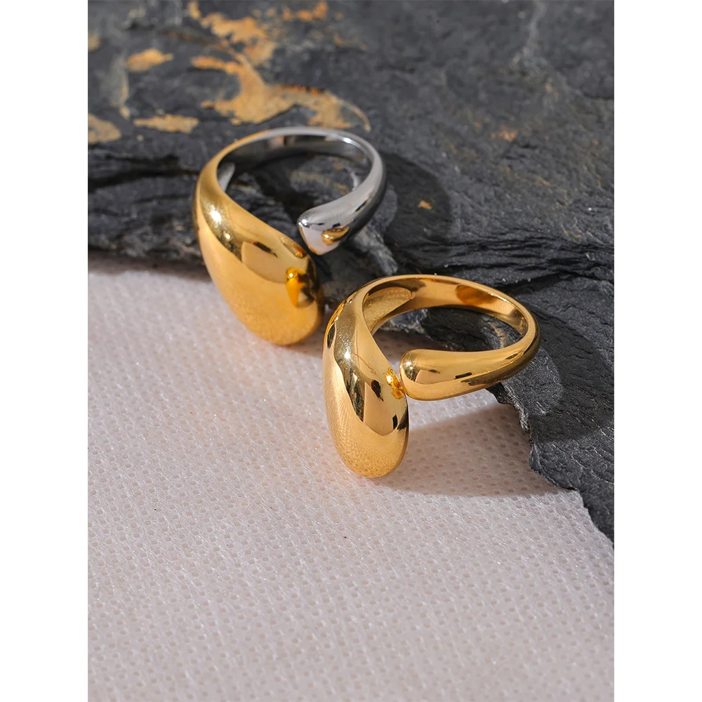 Stainless steel ring with gold in ring sleek look