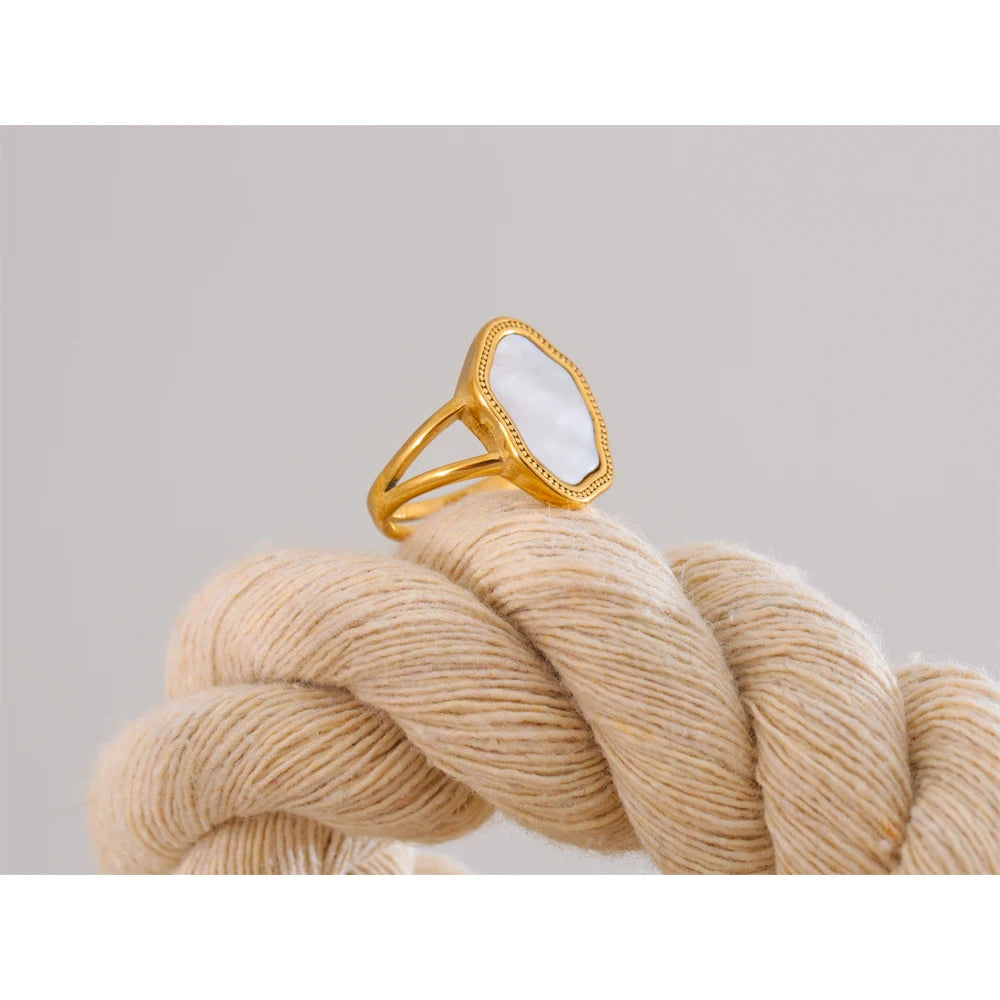 Natural shell ring gold and ring durable look