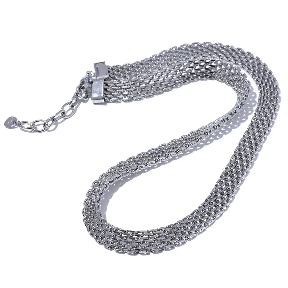 Gold bracelet shine complementing chain gold chain texture