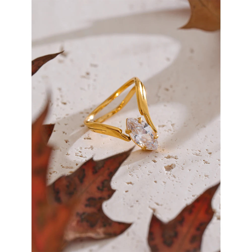 Stainless steel jewelry gold plated ring with sparkling zirconia