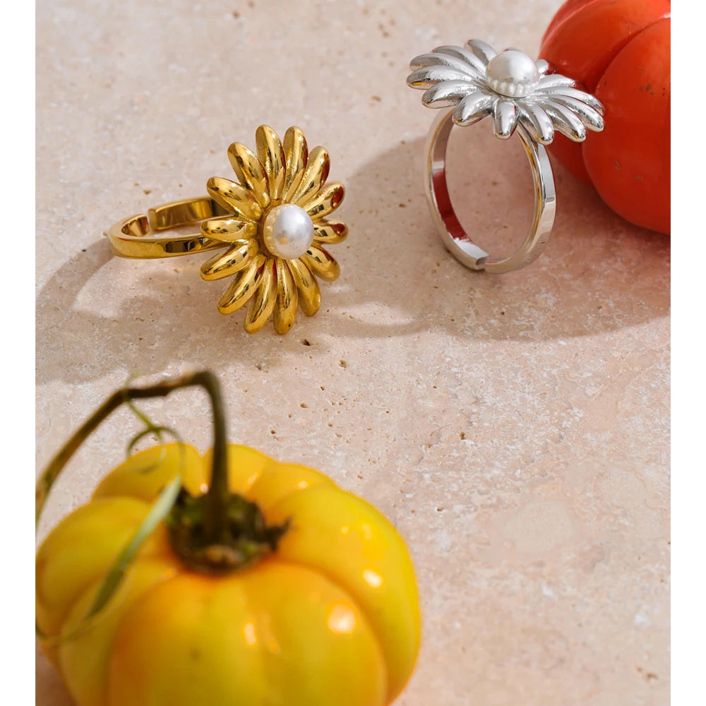 Earrings pearl design crafted with sunflower inspired elegance