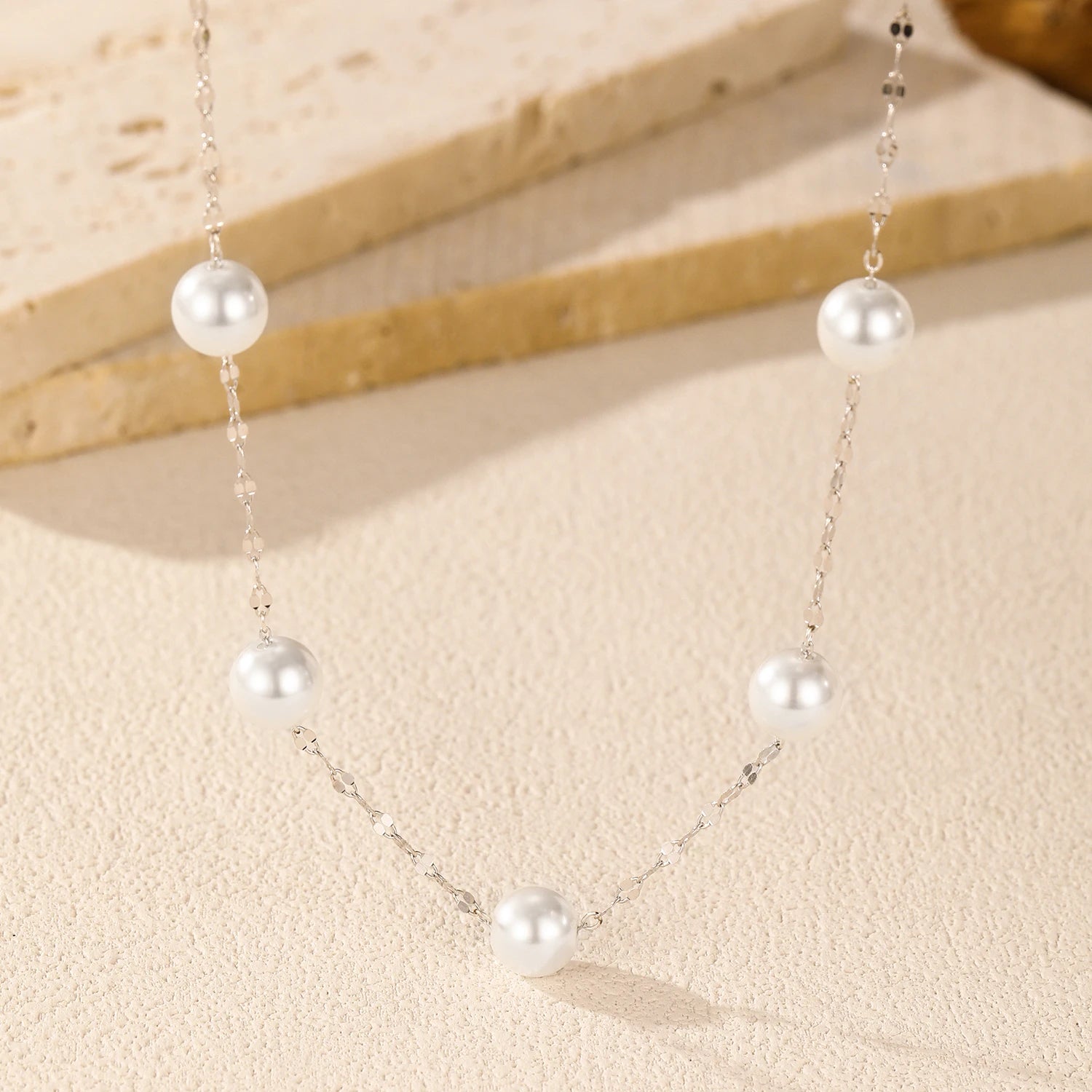 Necklace pearl Y-shape with crystal accents silver shine