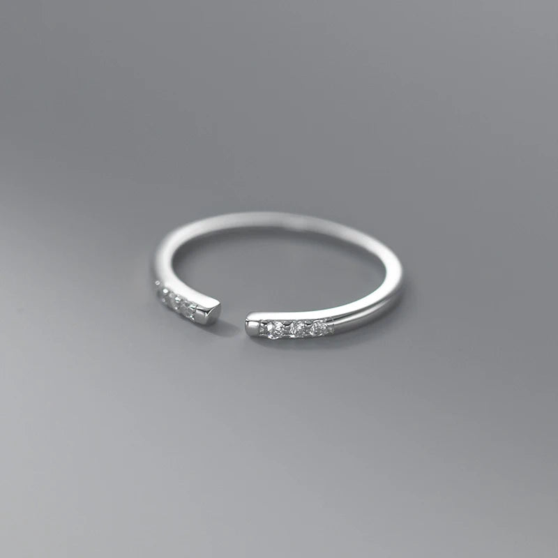Gold ring in 925 sterling silver with a smooth adjustable style