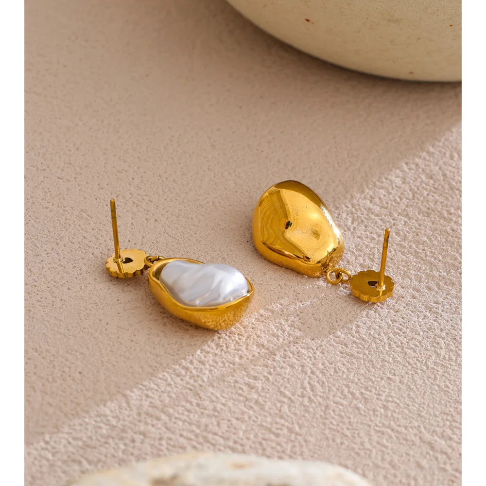 Zirconia and pearl drop earrings gold plated for women